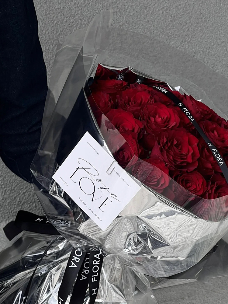 网红新款防水镜面纸花店纸材加厚铝箔膜鲜花包装纸高级感包花纸详情4