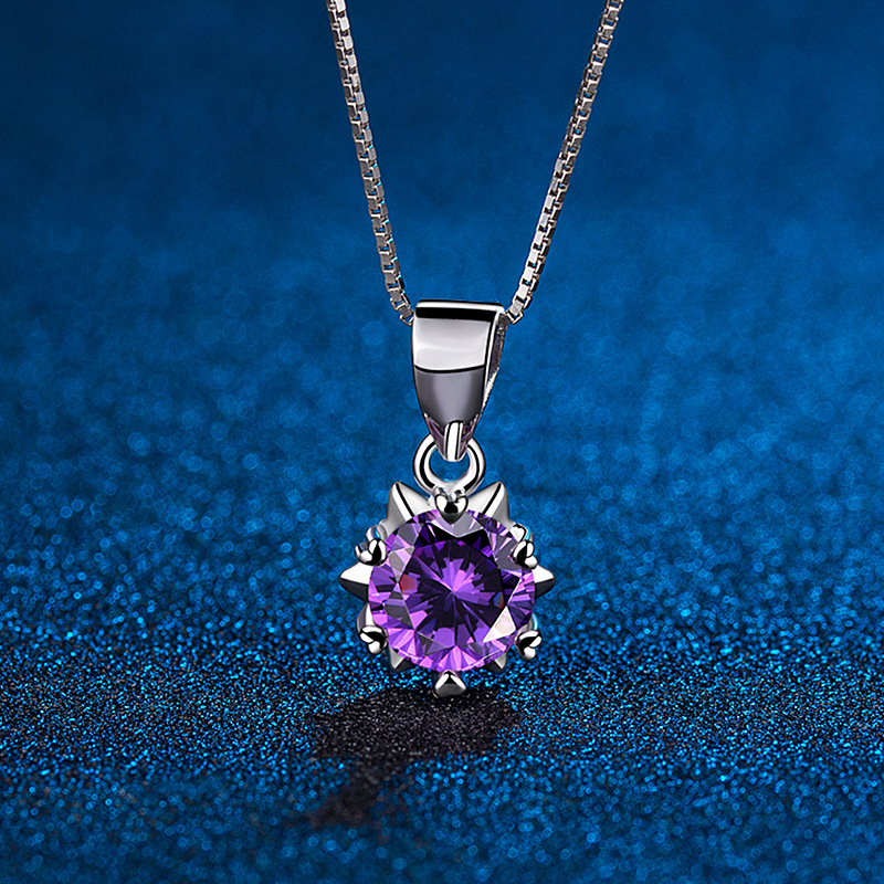 A high-quality imitation D-color moissanite four-leaf clover female pendant with eight hearts and eight arrows from a live-streaming product by a popular influencer on Kuaishou and Douyin pic 58