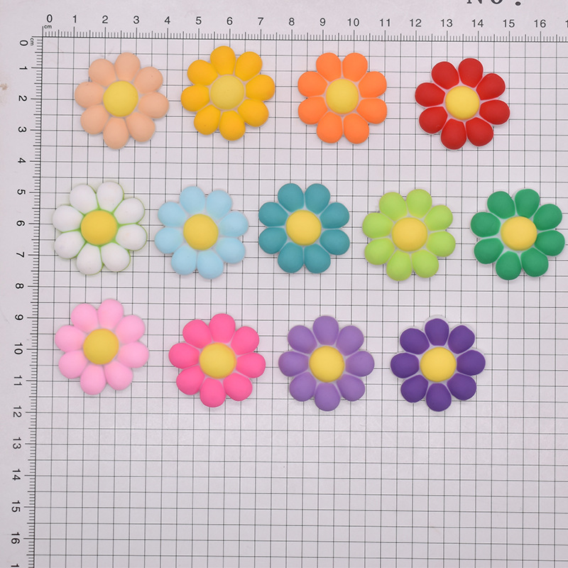 新款半3D彩色花朵系列箱包胸针饰品配件小号立体软胶贴片diy配饰详情6