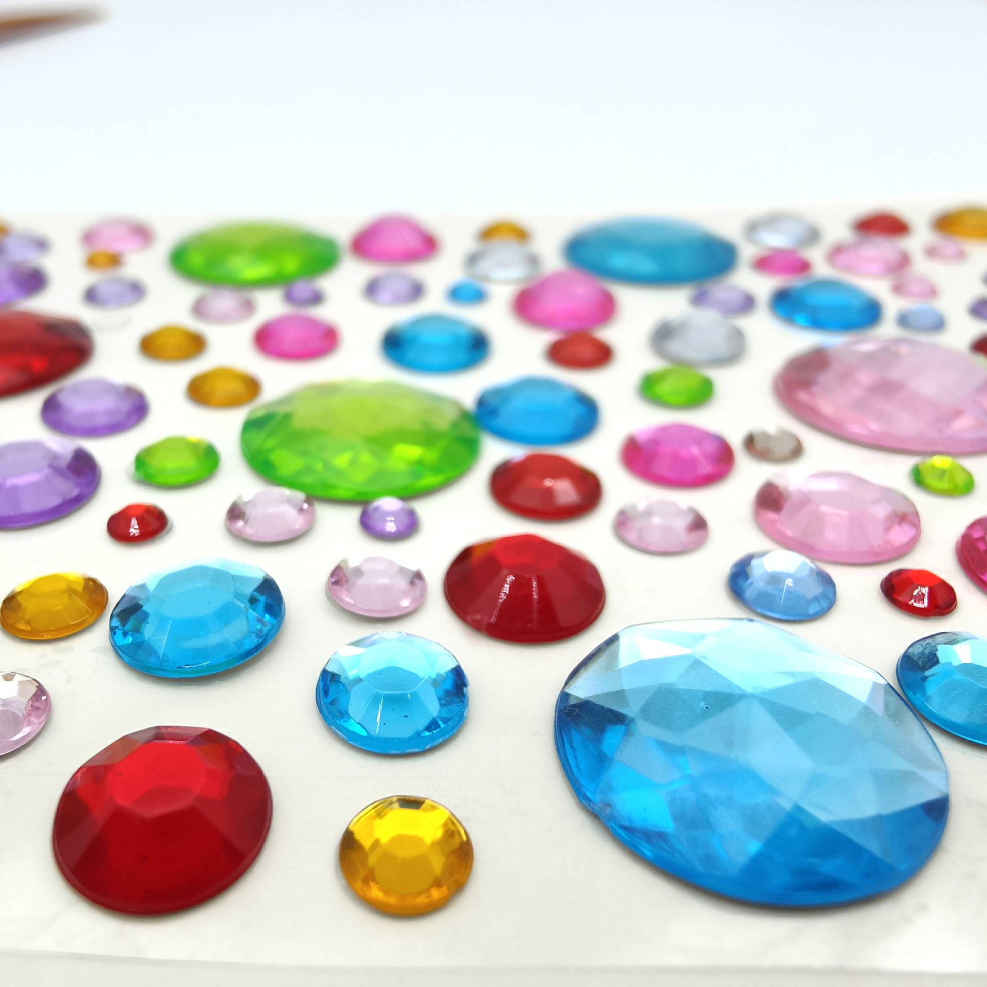 Wholesale of colorful starry sky acrylic diamond stickers, colorful crystal stickers, random diamond DIY creative stickers, mobile phone stickers, and random stickers pic 10