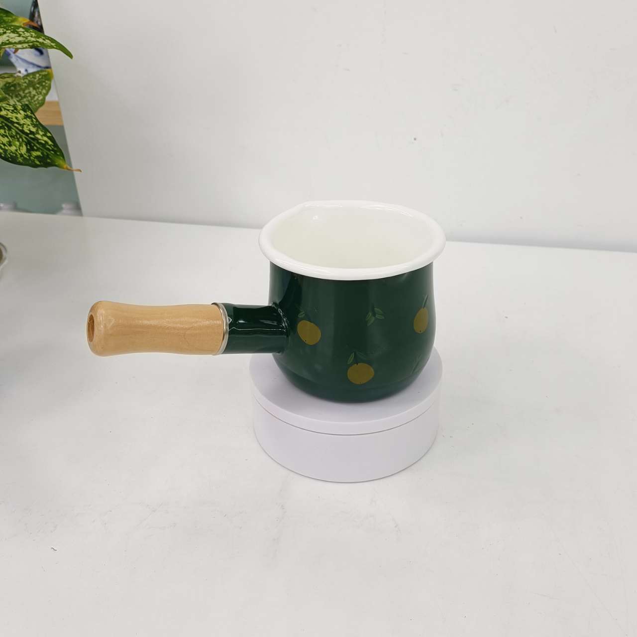 Thickened enamel milk cup, cute INS style, fresh and adorable. Enamel single-handle milk pot, wooden handle, Japanese and Korean enamel kitchenware batch pic 14
