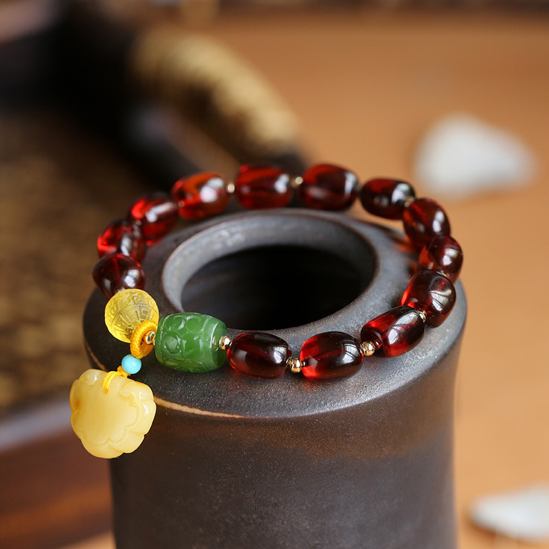 Factory direct sales of natural amber portable bracelets, safety locks, blood amber amber bracelets, new styles, one-piece delivery pic 3
