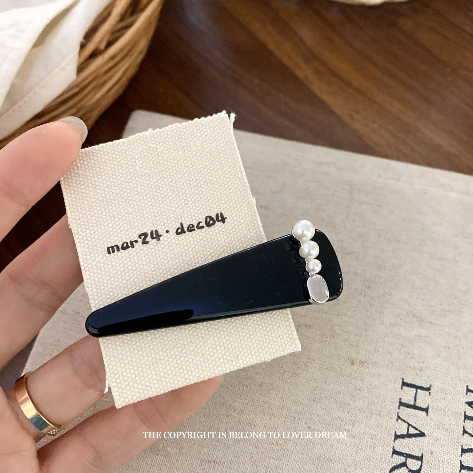 韩国ins新款珍珠黑色质感三角发夹 时尚小香风鸭嘴夹刘海夹发饰女详情19