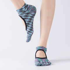 厂家直供点胶瑜伽袜 涤棉防滑跨境男士船袜 早教男士防滑运动袜子详情12