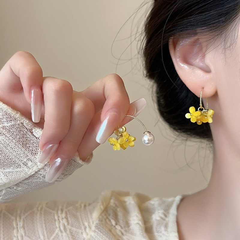 New retro oil painting style osmanthus tassel ear stud design, long yellow flower tassel ancient style new Chinese style earrings pic 5