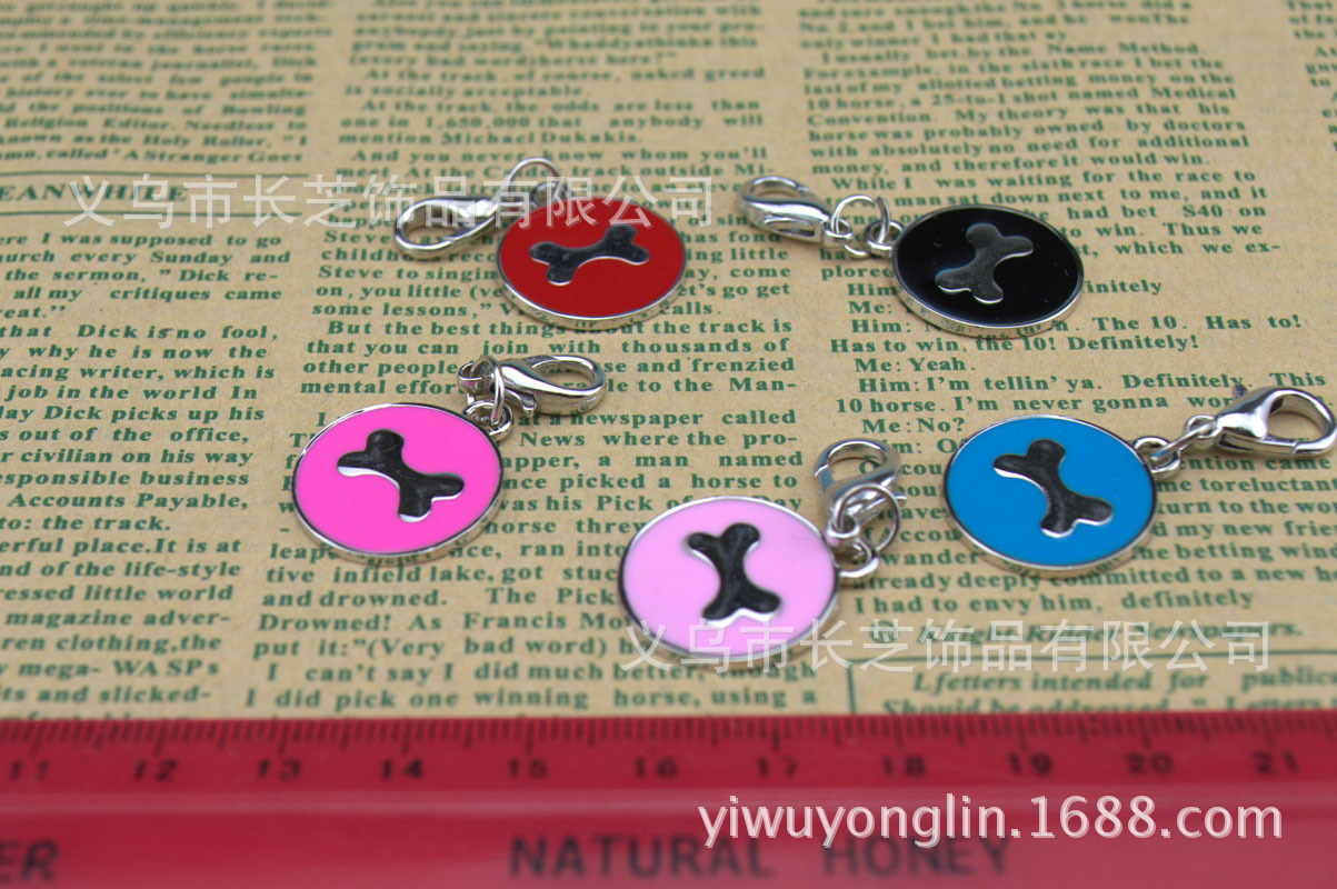 Pet zinc alloy bone pendants, exquisite and elegant pet dog tags, outdoor anti-loss pet store cat tags wholesale pic 10