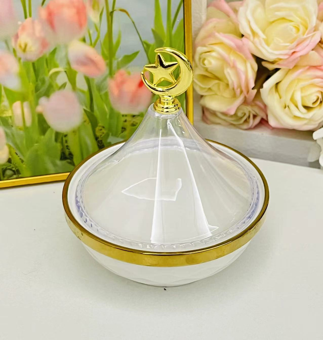 Light luxury home furnishings: multi-compartment fruit plates, dessert prints, covered bowls, European-style golden ceramic tea cups and plates, porcelain pic 17