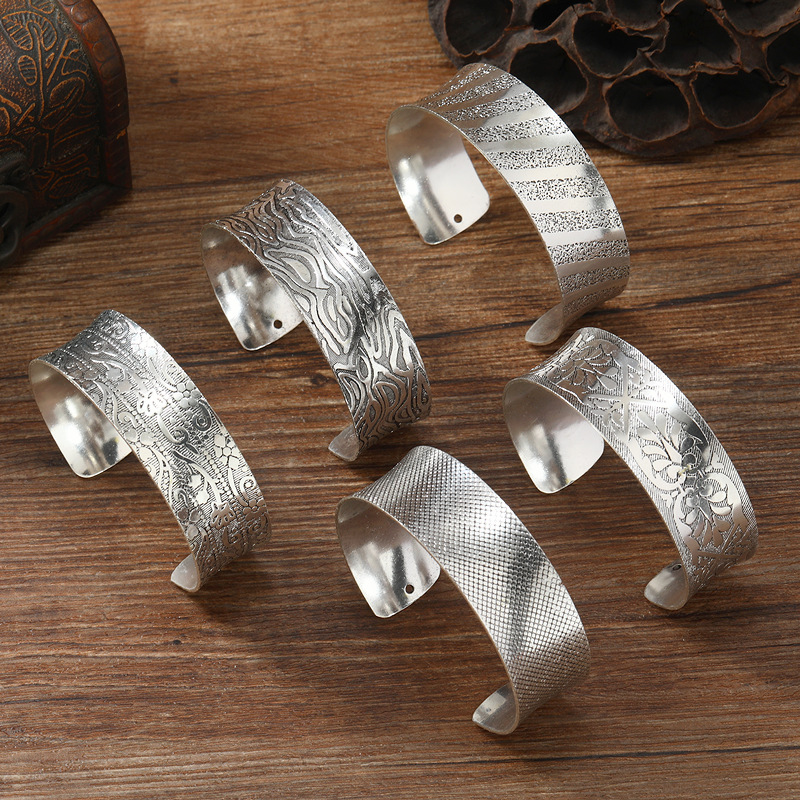 Retro metal wide open bracelet, a silver exotic bracelet with a unique European and American ethnic style, a niche accessory for women pic 4