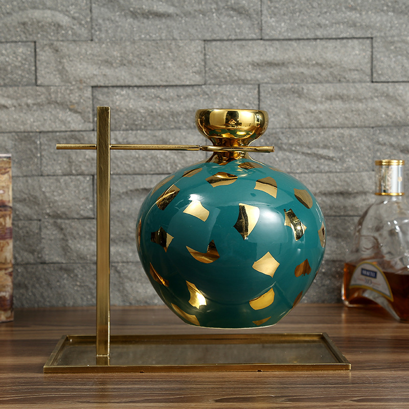 Wholesale of European new classical home decoration items, metal electroplated vases, ceramic soft furnishings, and model room decorations pic 5