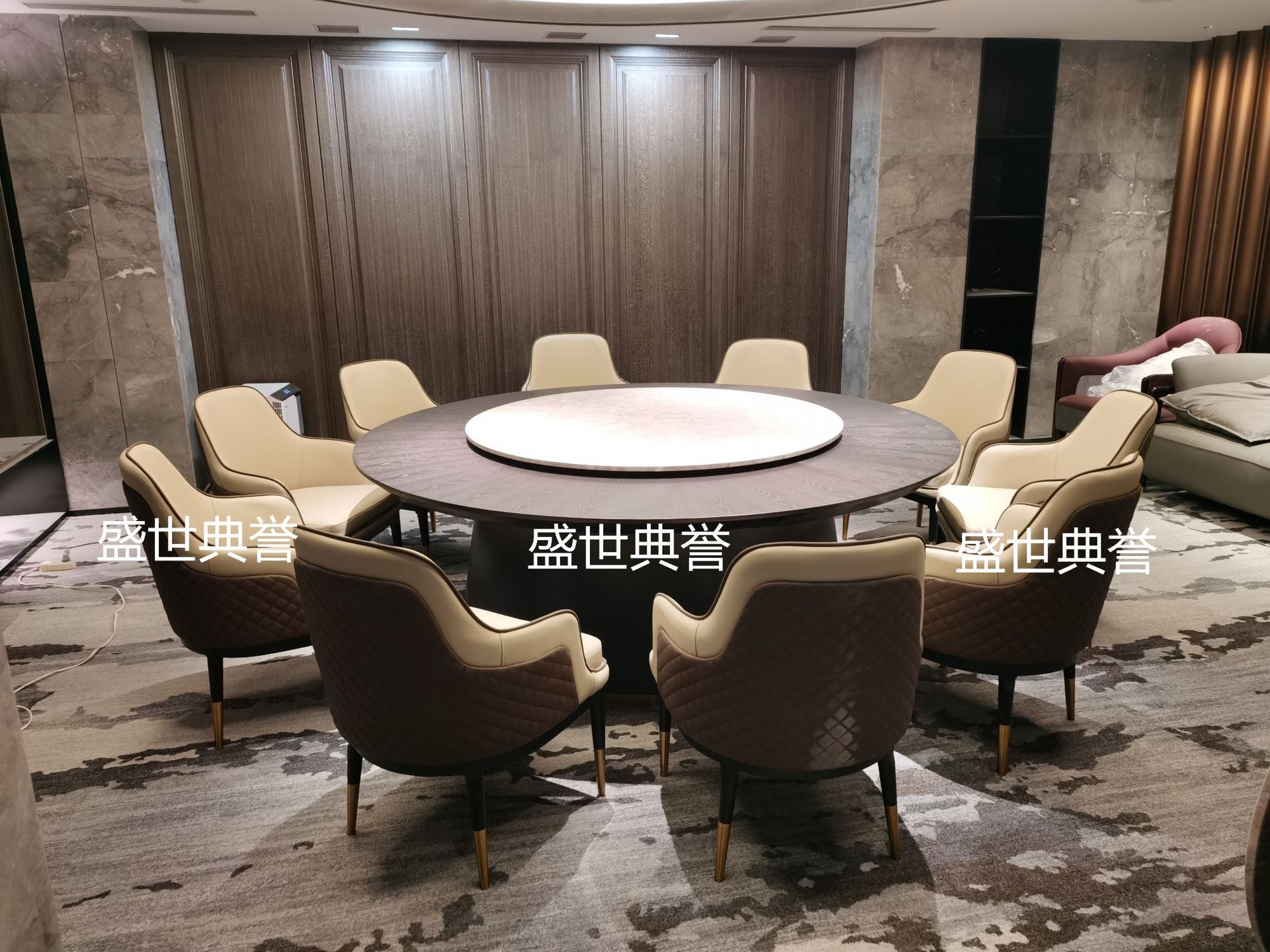 Solid wood dining tables and chairs for five-star hotels in Anshan, solid wood Bentley chairs for seafood hotels, modern light luxury dining chairs and armchairs pic 12