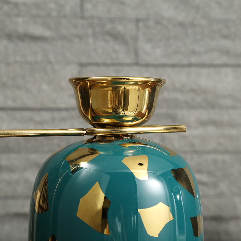 Wholesale of European new classical home decoration items, metal electroplated vases, ceramic soft furnishings, and model room decorations pic 8
