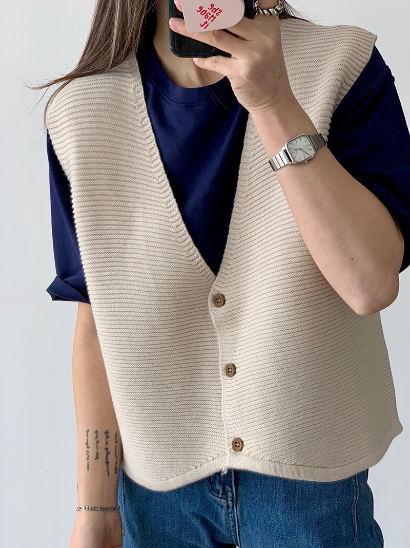 Korean Spring new style: Simple solid color, loose, striped V-neck knitted small vest cardigan for women 2727 pic 7