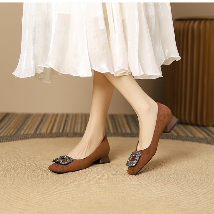 The new 2024 Spring/autumn collection of Mary Jane shoes, featuring a stylish square-toed one-shoulder style, is made of genuine leather with a shallow opening, thick mid-heel, and is a wedding shoe pic 5