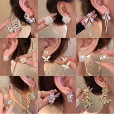 Instags-style pearl heart-shaped earrings for women, exquisite, niche, versatile and high-end stud earrings, 925 silver needle best-selling earrings wholesale pic 2
