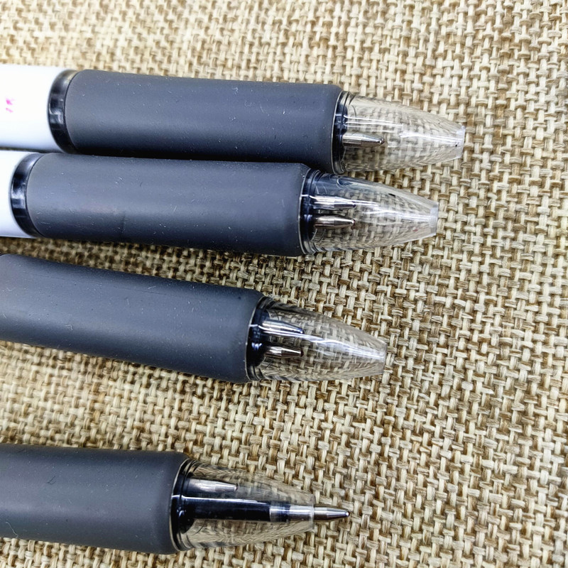 Wholesale four-piece set of dual-purpose oil pens, black and red ballpoint pens, smooth writing, black and red pen refills pic 4