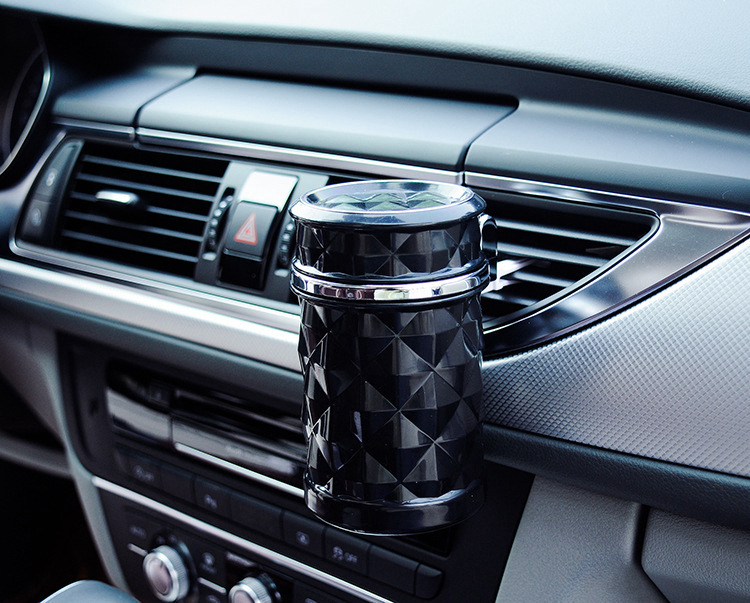 汽车用品批发车载烟灰缸带LED 出风口悬挂式烟缸 钻石切面烟灰缸详情1