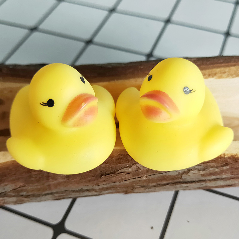 Cross-border water play, little yellow duck pinching and chirping sounds, little duck bathing toys, swimming pool stress relief, milk tea shop small gifts pic 70