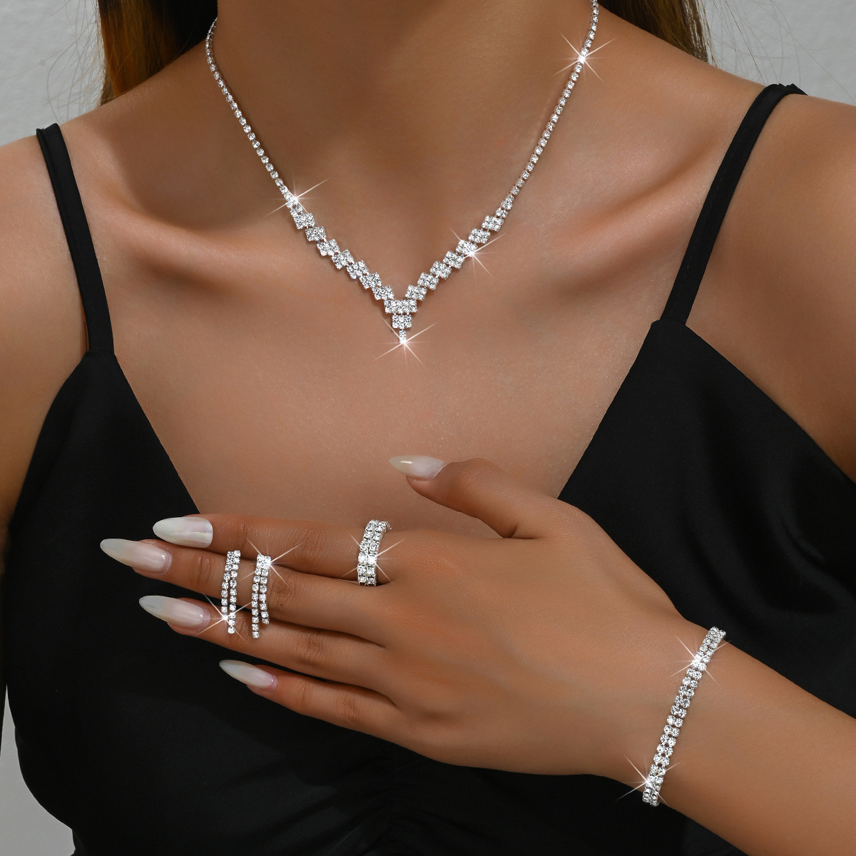 European and American light luxury high-end jewelry set necklace, niche lightning shaped collarbone chain, fashionable and versatile accessories wholesale pic 6