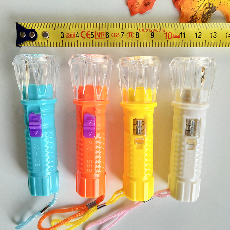 Mini small electric lights, small flashlights, LED plastic flashlights, small flashlights, colored hand lights that emit light, one yuan per piece supply pic 2