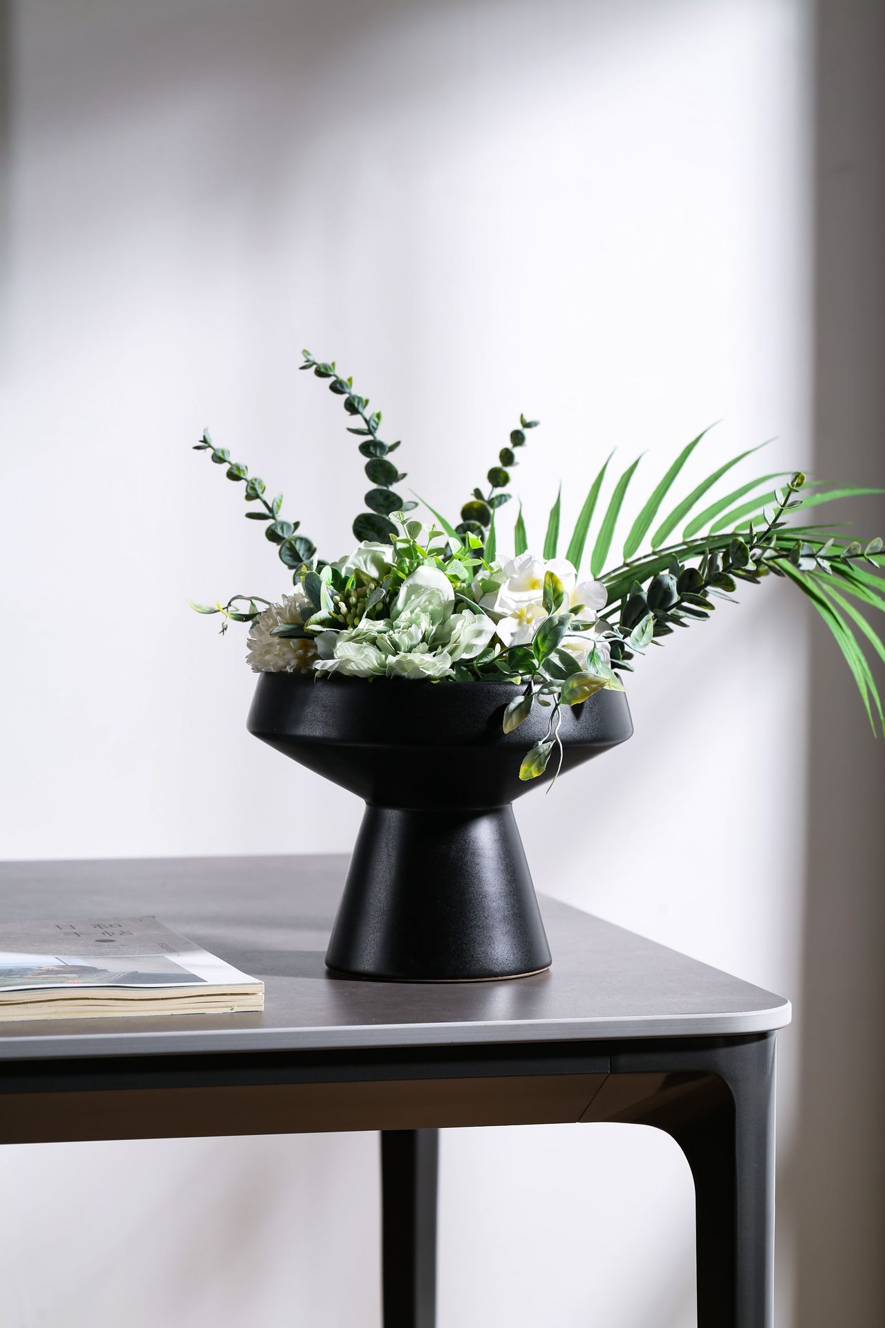 2025 Best-selling modern and simple ceramic flower pot ornaments, model room, living room, dining table, Nordic high-legged fruit plate, flower vase and soft decoration items pic 2