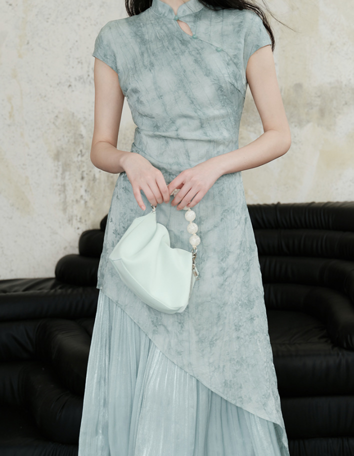 The new Chinese-style Tencel jacquard jacquard cheongsam dress for women in 2025, with a strong sense of design, is now available on Chunshan pic 3