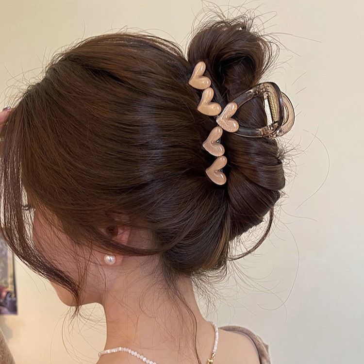 Elegant, heart-shaped claw clip for women, high-end shark clip, simple and versatile clip, headwear, hair clip, back of the head, hair clipper, ins pic 16