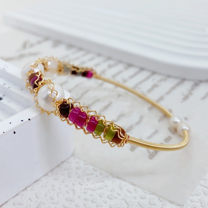 A must-have handcrafted rainbow bracelet, freshwater pearl bracelet, natural and fashionable elastic bracelet and jewelry pic 2