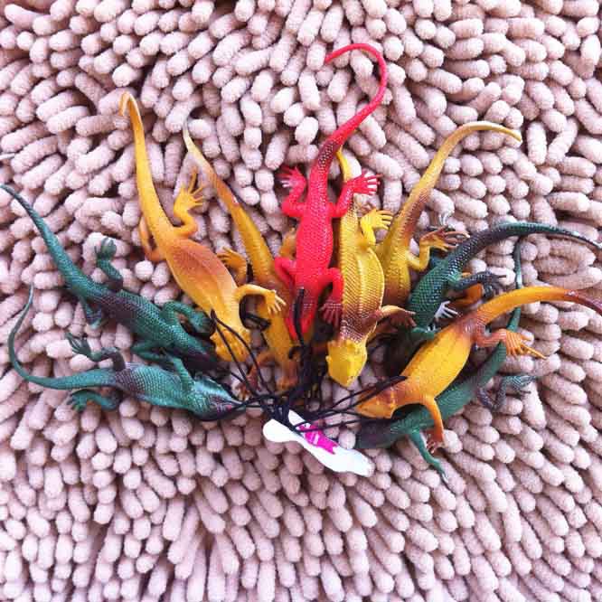 B1543 仿真小壁虎挂件 地摊 恐吓 整蛊 2元店玩具 批发详情1