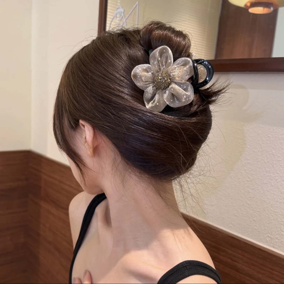 2025 New Sparkling diamond flower hair clip, feminine charm, shark clip at the back of the head, Korean-style mesh sunflower grab clip hair accessory pic 10