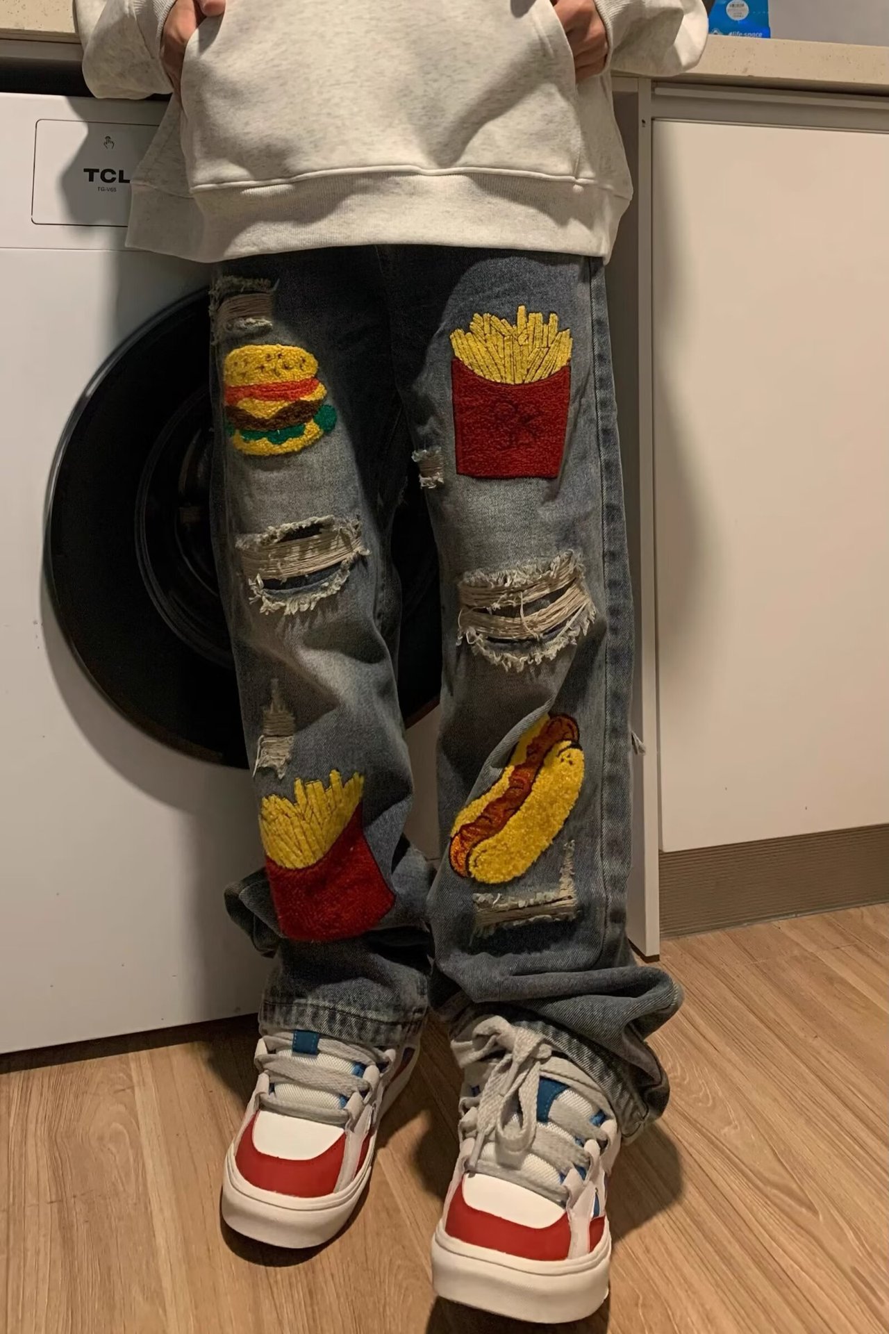 2024 New niche design cartoon patch patch straight-leg jeans for men, loose and versatile couple wide-leg pants pic 3