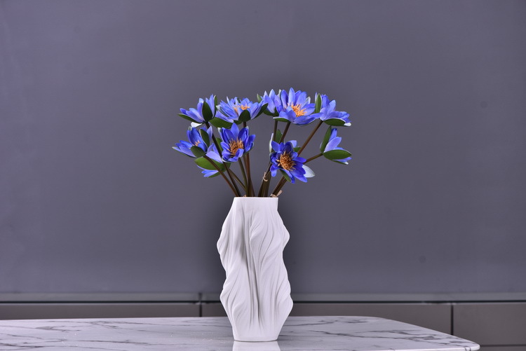 Wholesale manufacturer of artificial water lilies, direct sales of artificial flowers for wedding, home, hotel and homestay soft furnishings, artificial flowers, and photography props pic 13