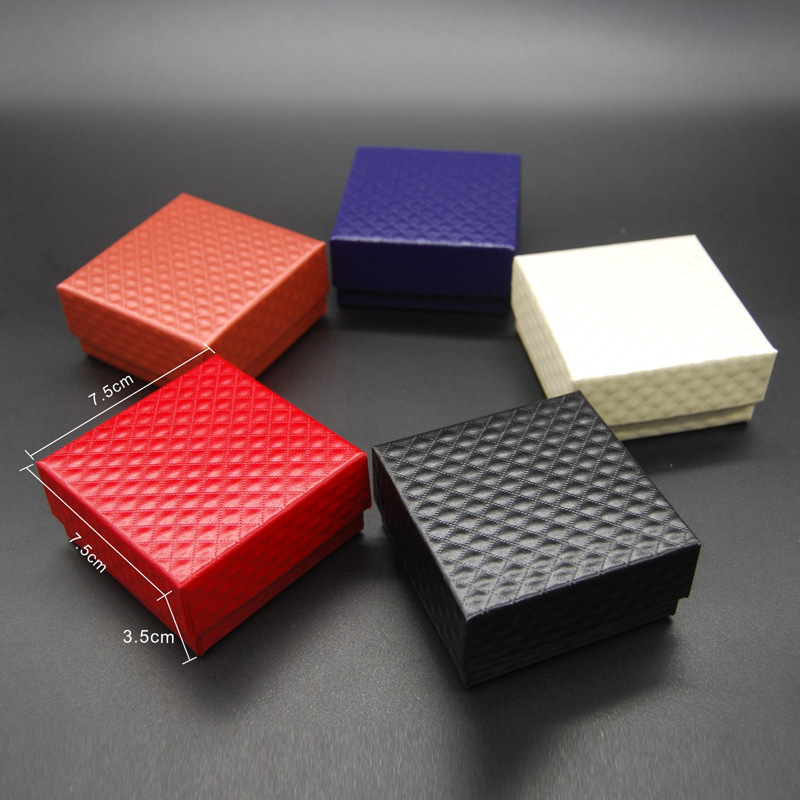 Diamond-patterned jewelry boxes, packaging boxes, bracelets, rings, gift boxes, pearl jewelry boxes, necklace boxes, all exude a sense of luxury pic 3