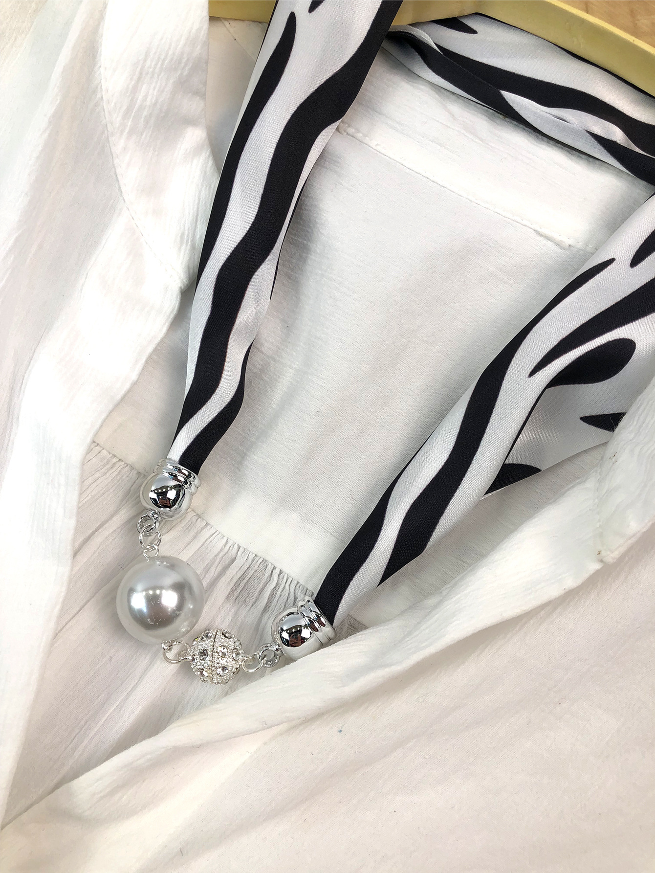 One-piece consignment cross-border exclusive summer fashionable and versatile silk pearl necklaces, silk scarves, buckles and scarves factory wholesale pic 22