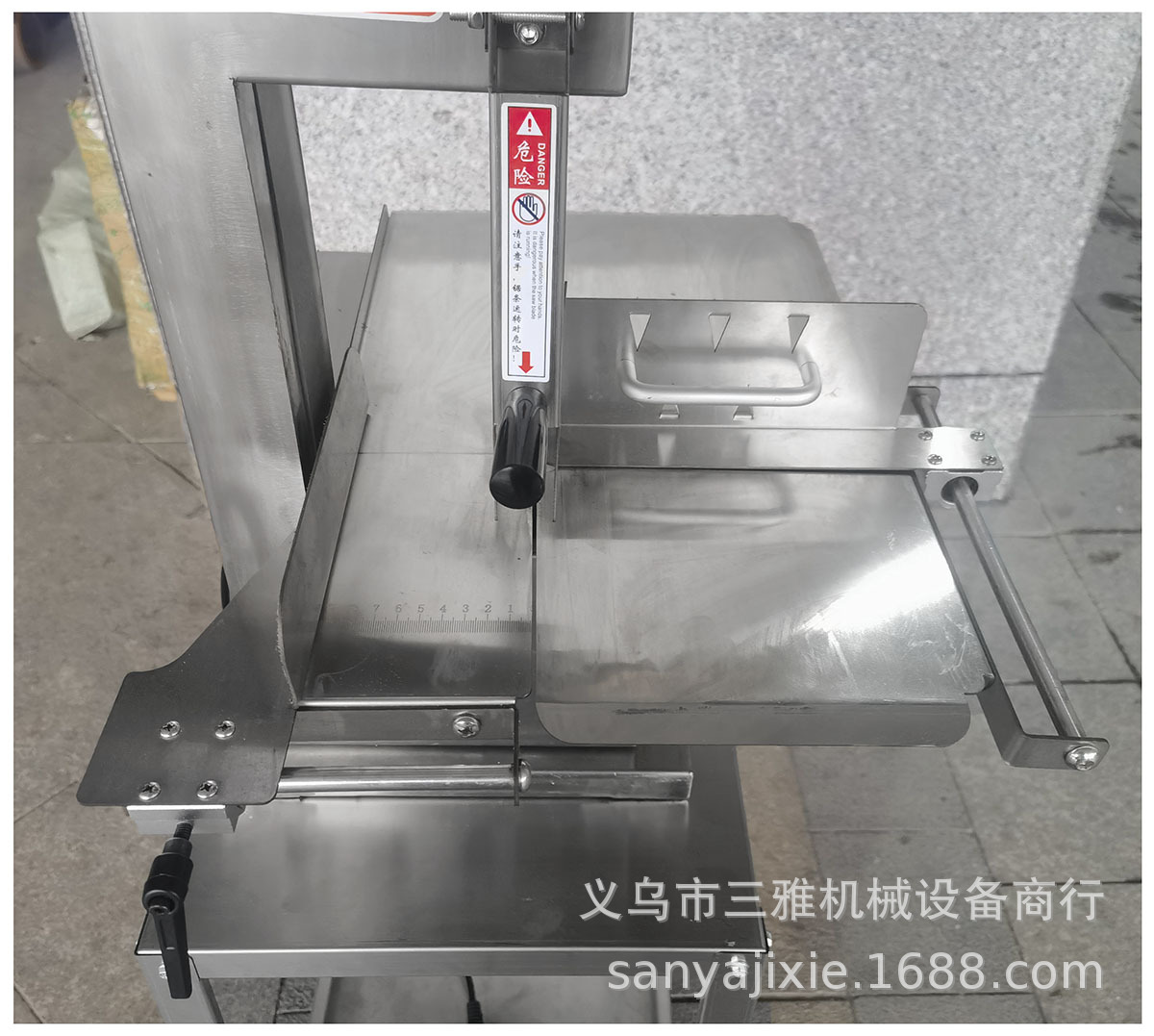 The 120-type commercial electric bone sawing machine for foreign trade, the rapid frozen meat and fish cutting machine, and the foreign trade waterproof stainless steel high-speed meat cutting machine are processing equipment for food factories pic 13