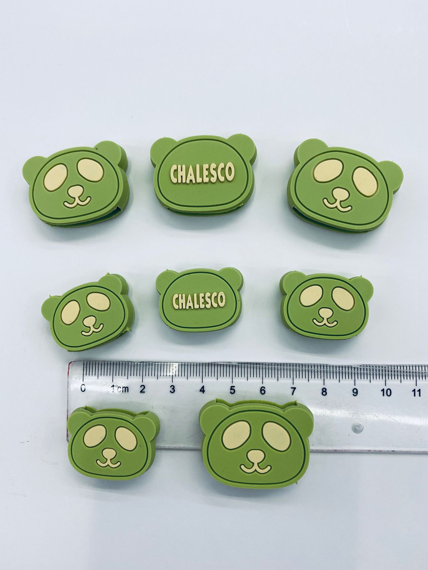 A 30-year-old store offers cartoon silicone leather labels, drop-molded labels, soft rubber headphone labels, and handcrafted DIY custom accessories in stock for wholesale pic 4