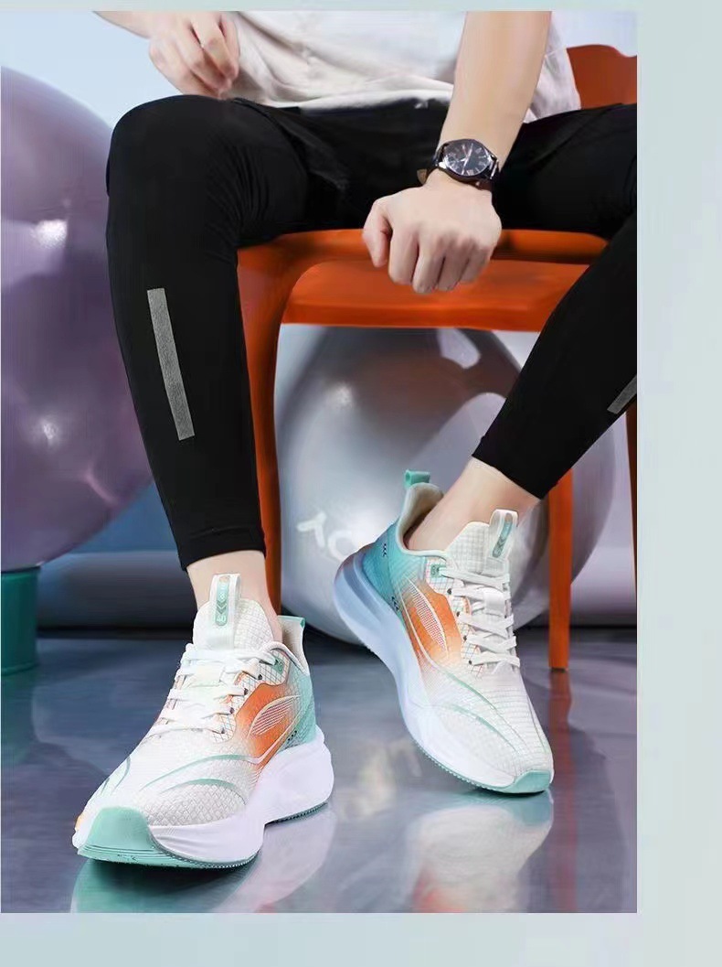 一件代发秋冬季新款超轻跑鞋运动鞋透气减震软底学生轻便跑步男鞋详情6