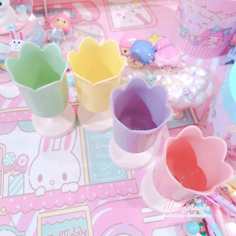 Creative cartoon tulip pen holder, girlish pen holder, makeup brush storage bucket, retro flower decoration, photo prop pic 8