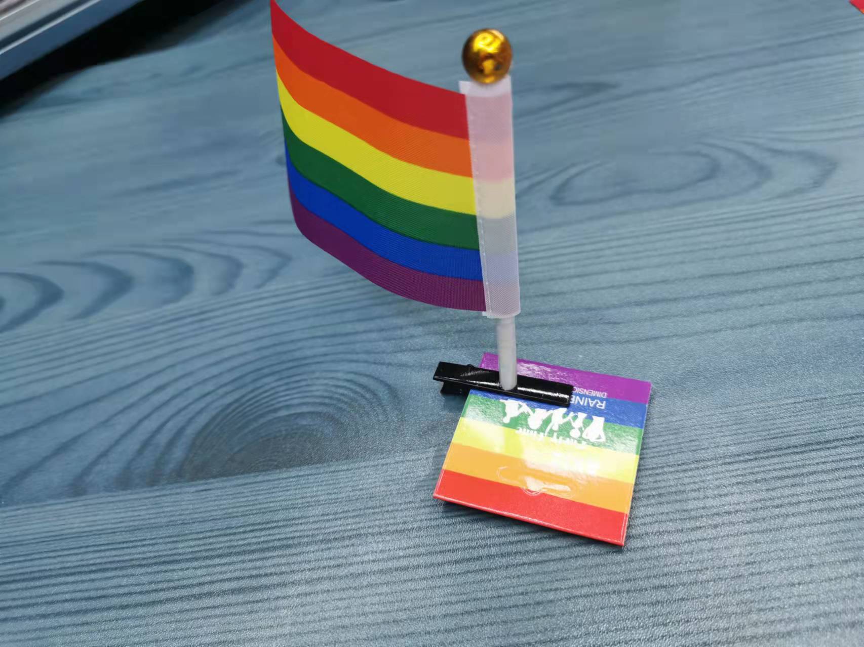 彩虹旗鸭嘴夹同志同性恋LGBT边夹发饰骄傲旗节日活动装饰旗帜详情2