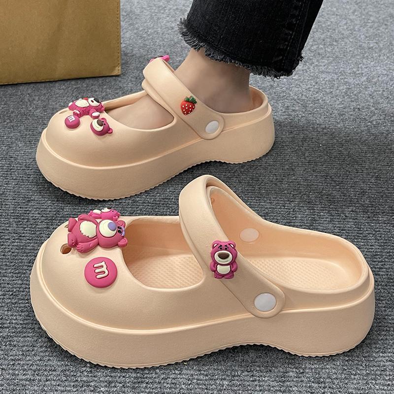 小红书草莓熊洞洞鞋女外穿卡通可爱可拆卸拖鞋DIY闺蜜凉拖鞋批发详情8