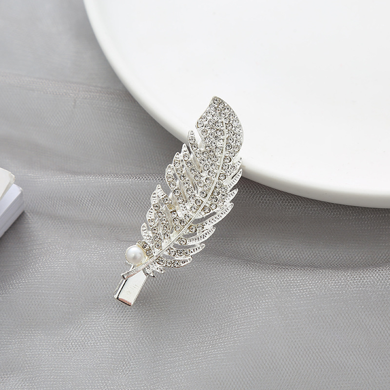 Japanese and Korean diamond-encrusted imitation pearl feather hair clips, fashionable and elegant side clips, bangs clips, simple and internet-famous hair clips pic 5