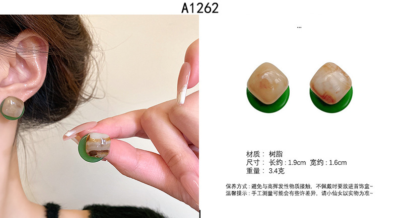 S925 Silver Needle retro pearl earrings for women, Korean ins style, high-end, niche and elegant stud earrings wholesale pic 39