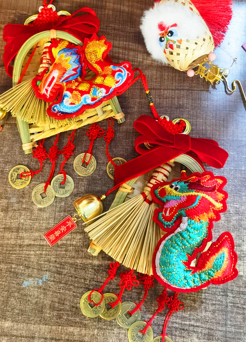 Flower accessories, hanging ornaments, small green dragon head, old and small brooms, sweeping away, broom, dustpan and dustpan combination set, cross-border pic 3