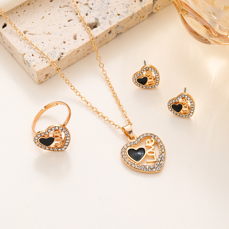 欧美ins爱心首饰套装跨境时尚镶钻LOVE字母桃心项链耳环戒指3件套详情10