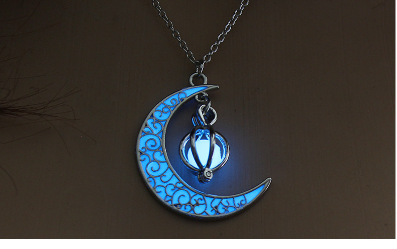 亚马逊热销夜光月亮 小南瓜吊坠项链 万圣节爆款欧美发光项链配饰详情13