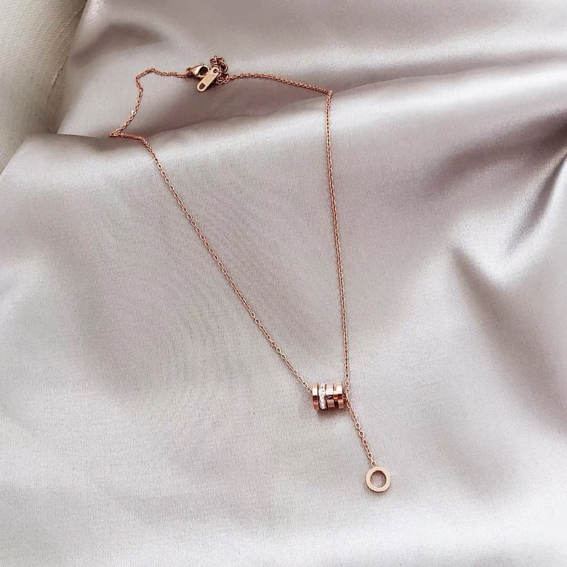 Gold brick titanium steel necklace for women, light luxury, high-end design sense, niche golden collarbone chain, 2025 new trendy sweater chain pic 15