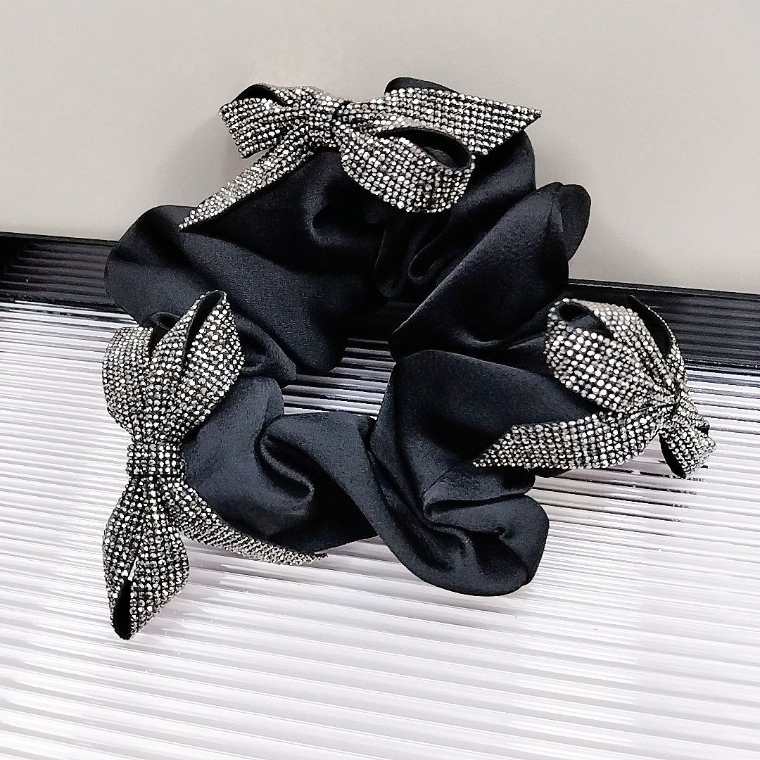 The national trend series of fashionable rhinestone hair bands, large intestine bands, headbands, high-end, simple and sophisticated black hair bands and hair accessories pic 6
