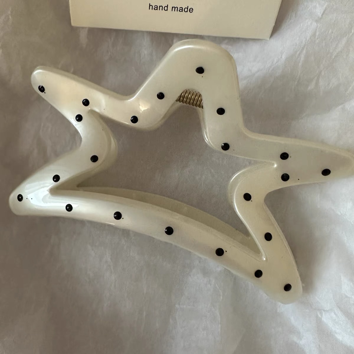 A best-selling, niche, high-appeal polka dot fryer clip, simple and elegant, half-tied hair clip at the back of the head pic 3