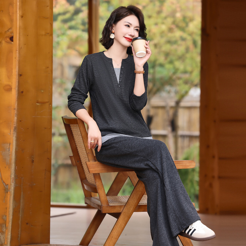 New autumn coat for middle-aged mothers in 2024, a new Chinese-style and stylish spring and autumn woolen overcoat for middle-aged and elderly women pic 18