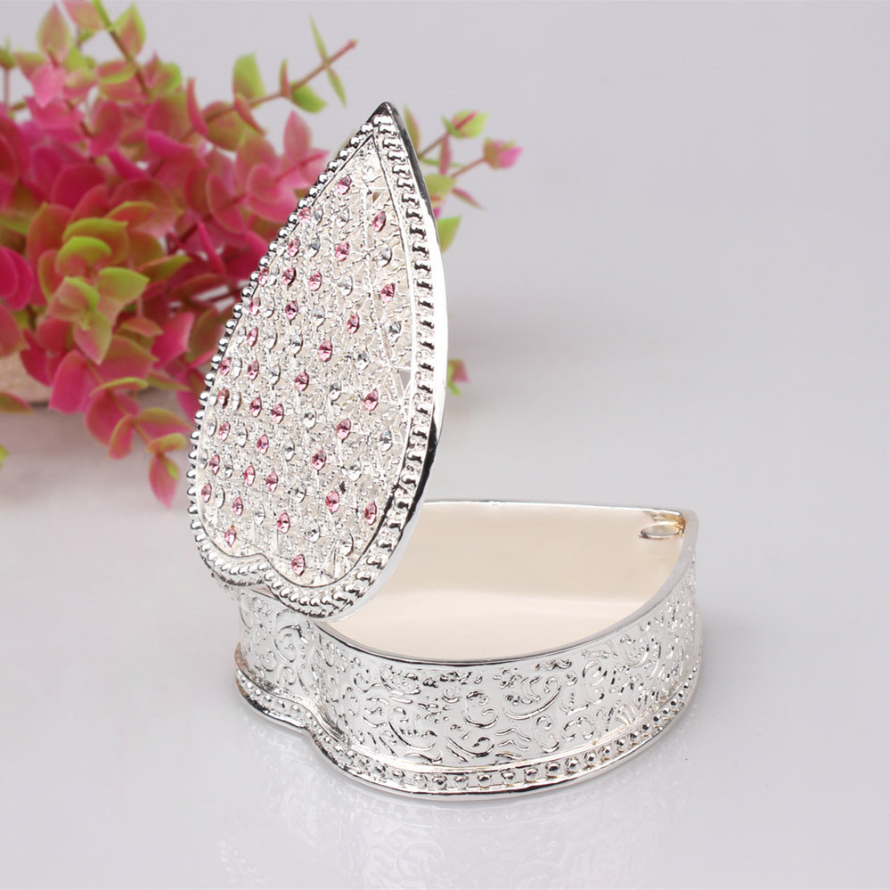 Alloy enamel gilded hollowed-out heart-shaped jewelry box, gift box, heart-shaped decorative item, wedding souvenir pic 11