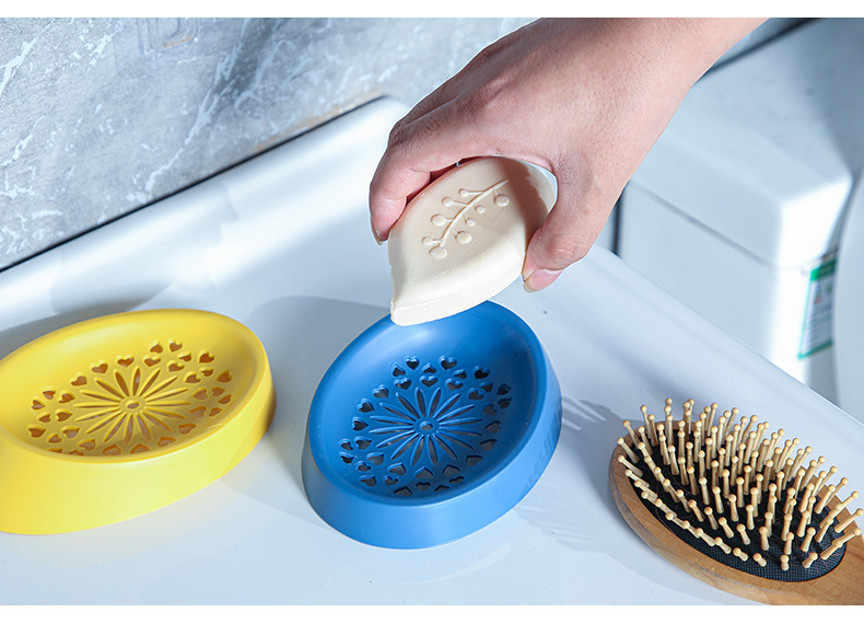Wholesale plastic soap boxes for bathrooms, Nordic-style draining soap boxes for bathrooms, creative hollowed-out storage soap racks pic 12